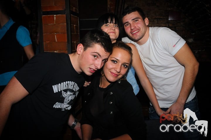 Miercuri seara e party în Escape, 