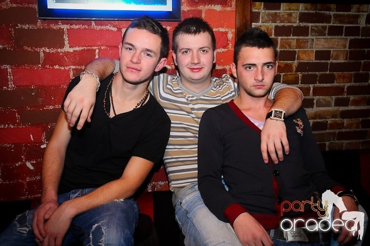 Miercuri seara e party în Escape, 