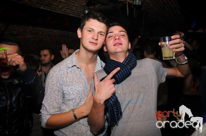 Miercuri seara e party în Escape, 