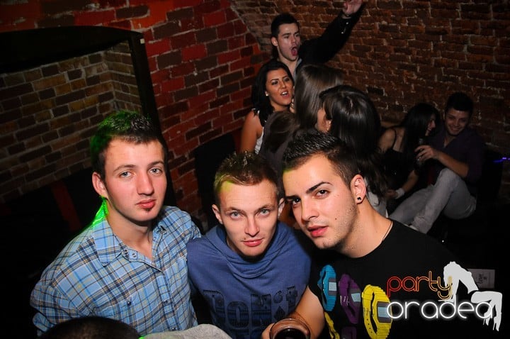 Miercuri seara e party în Escape, 