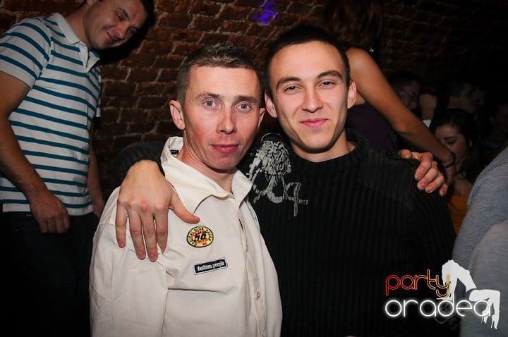 Miercuri seara e party în Escape, 