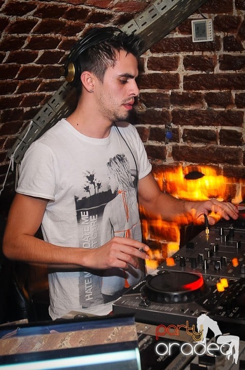 Miercuri seara e party în Escape, 