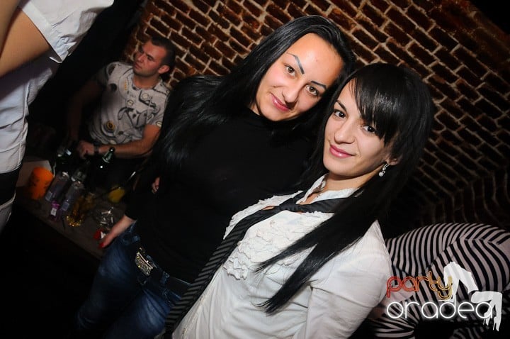 Miercuri seara e party în Escape, 