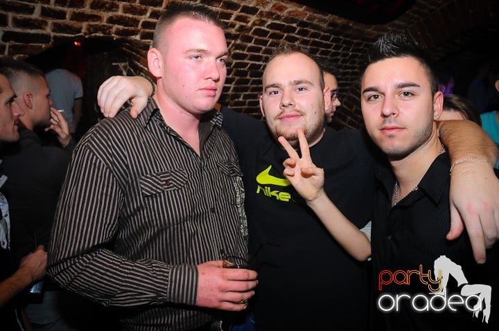 Miercuri seara e party în Escape, 