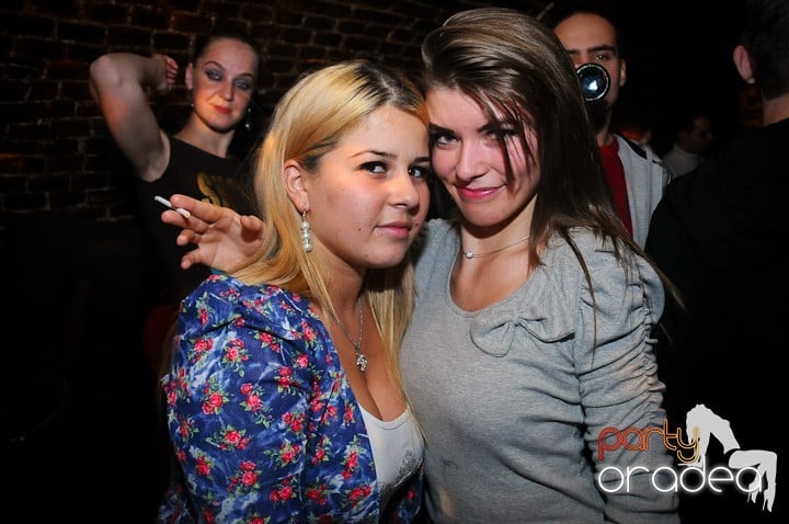 Miercuri seara e party în Escape, 