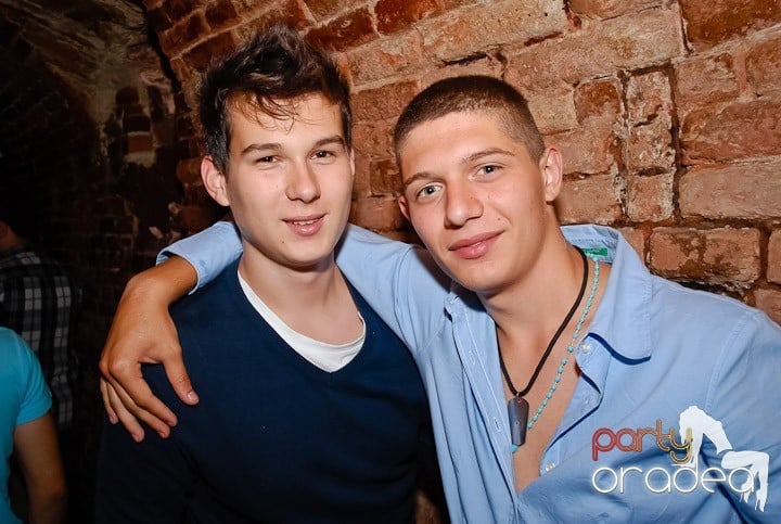 Miercuri seara în Club Escape, 