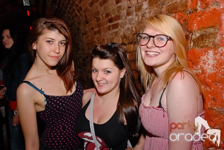 Miercuri seara în Club Escape, 