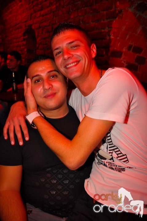 Miercuri seara în Club Escape,