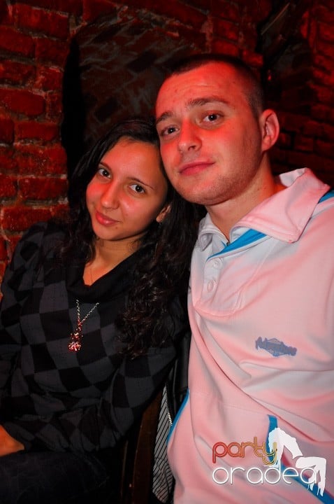 Miercuri seara în Club Escape, 