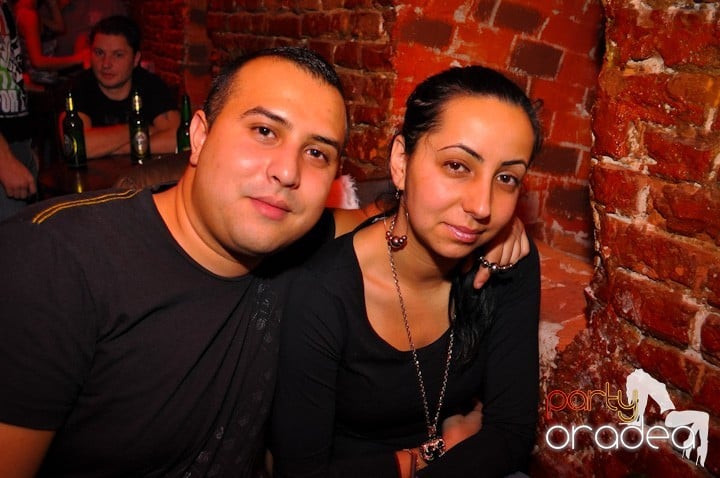 Miercuri seara în Club Escape,