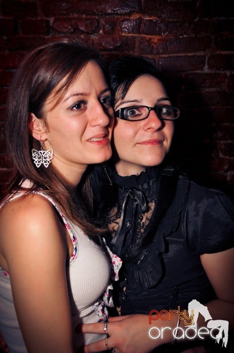 Miercuri seara în Club Escape, 