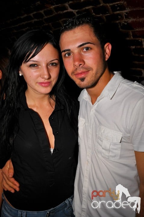 Miercuri seara în Club Escape, 