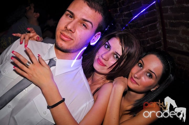 Miercuri seara în Club Escape, 