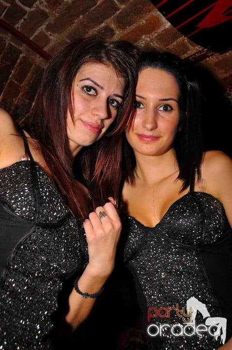 Miercuri seara în Club Escape,