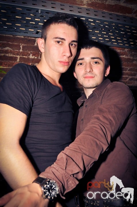 Miercuri seara în Club Escape,