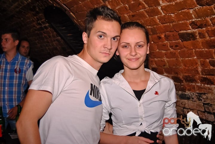 Miercuri seara în Club Escape, 