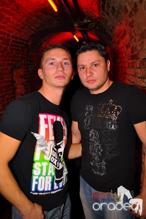 Miercuri seara în Club Escape,