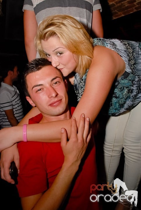 Miercuri seara în Club Escape, 