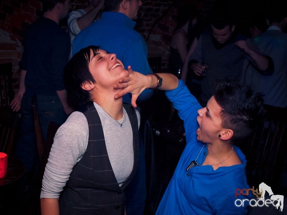 Miercuri seara în Club Escape, 