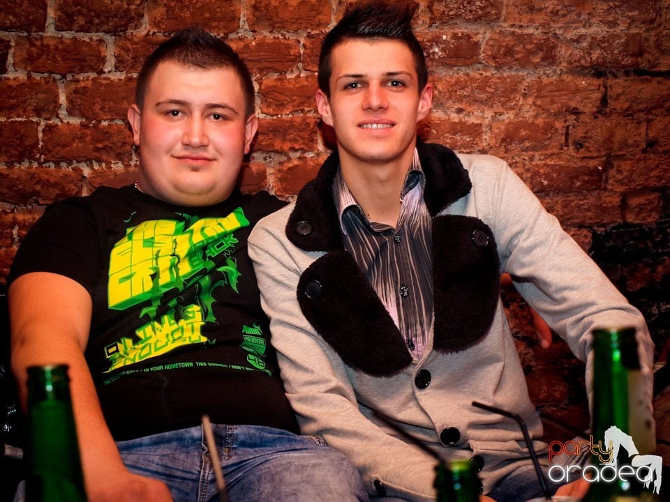 Miercuri seara în Club Escape, 