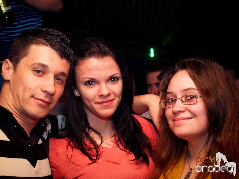 Miercuri seara în Club Escape, 