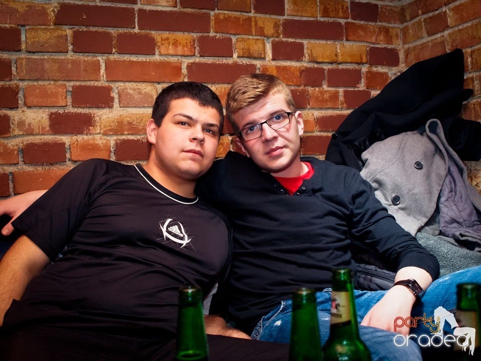 Miercuri seara în Club Escape, 