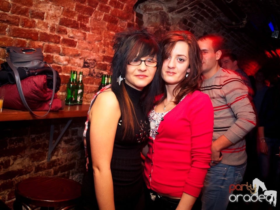 Miercuri seara în Club Escape, 