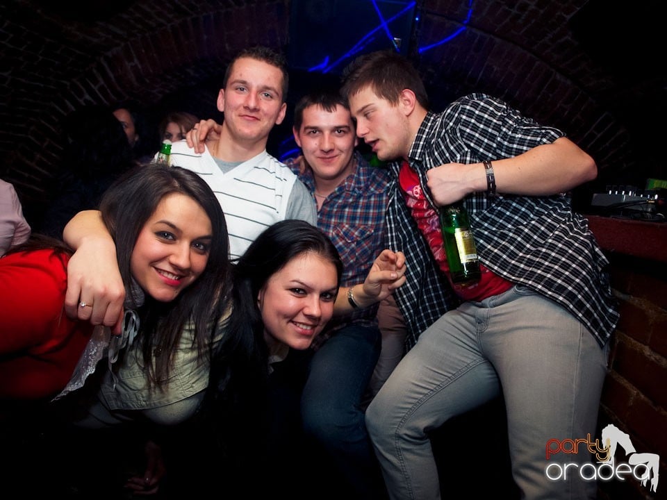 Miercuri seara în Club Escape, 