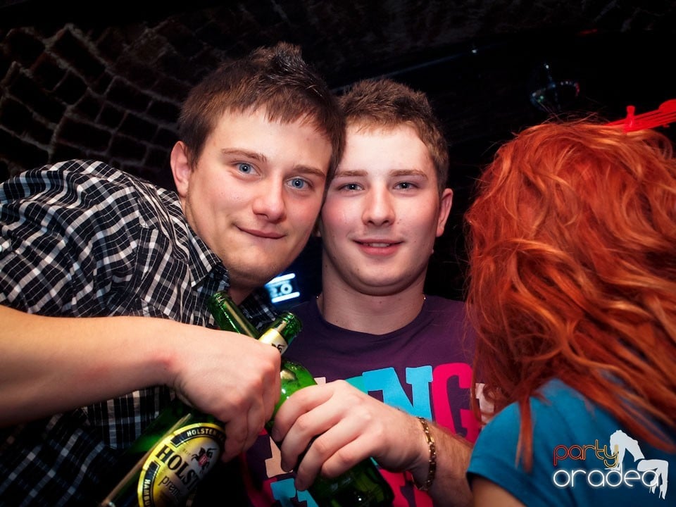 Miercuri seara în Club Escape, 