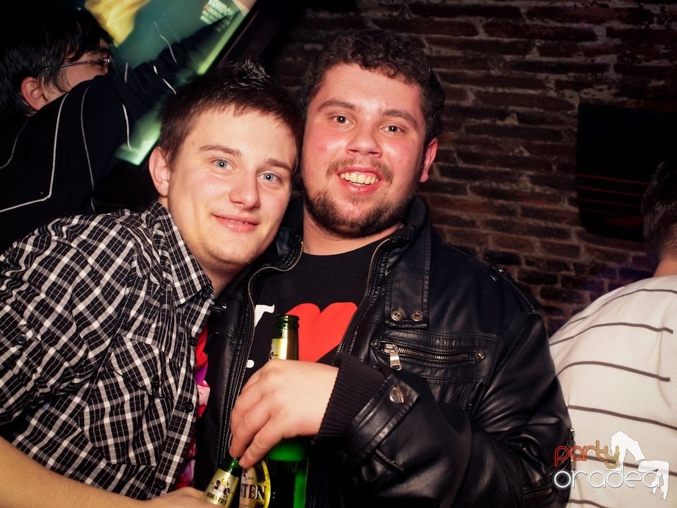 Miercuri seara în Club Escape, 