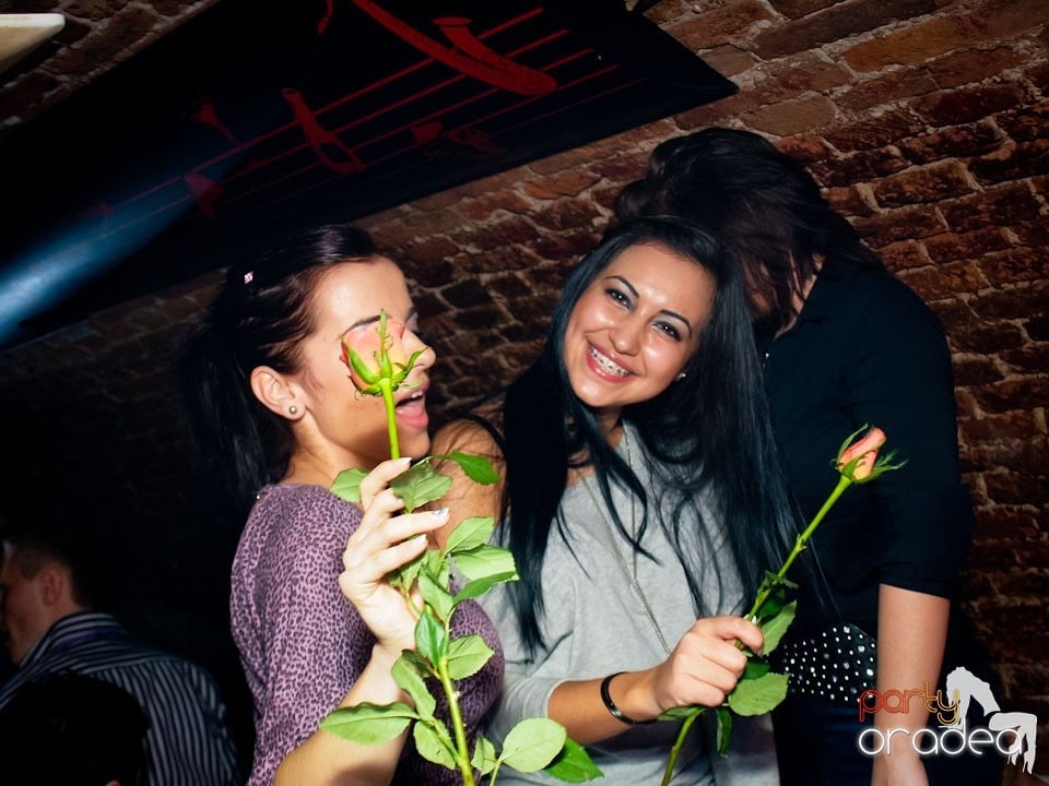 Miercuri seara în Club Escape, 