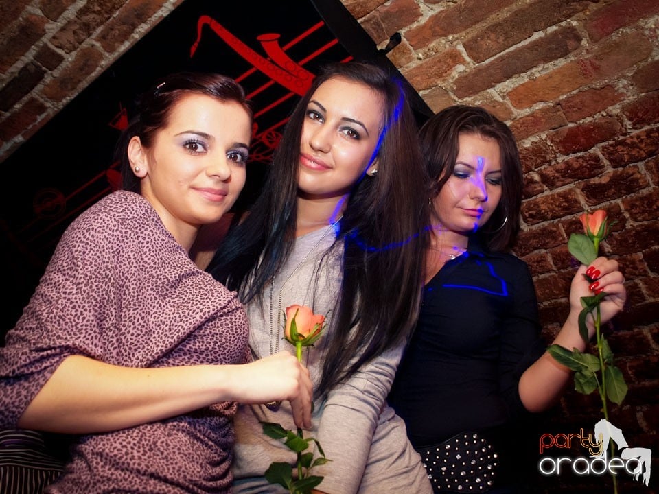 Miercuri seara în Club Escape, 