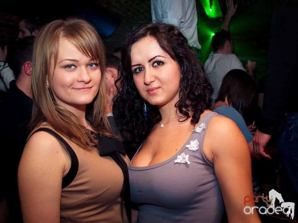 Miercuri seara în Club Escape, 