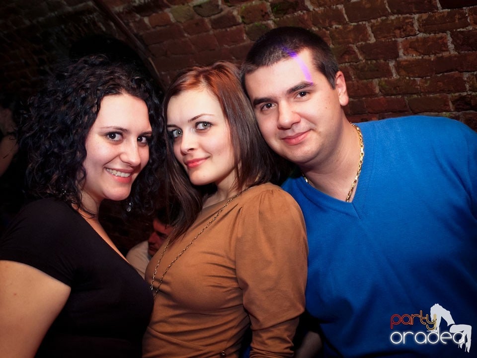 Miercuri seara în Club Escape, 