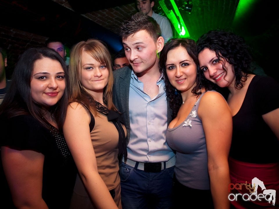 Miercuri seara în Club Escape, 