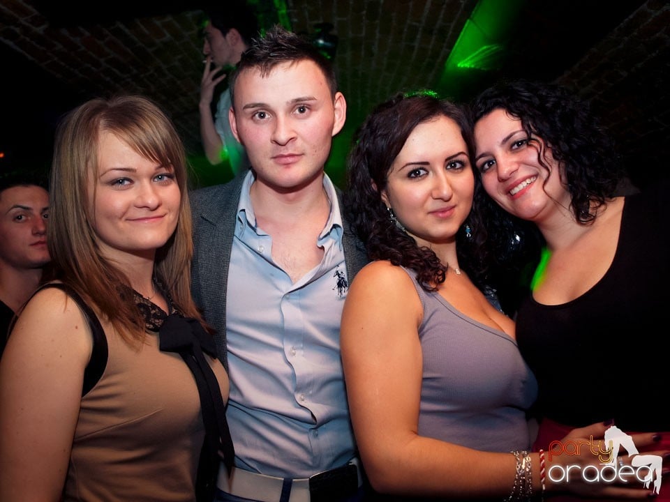 Miercuri seara în Club Escape, 