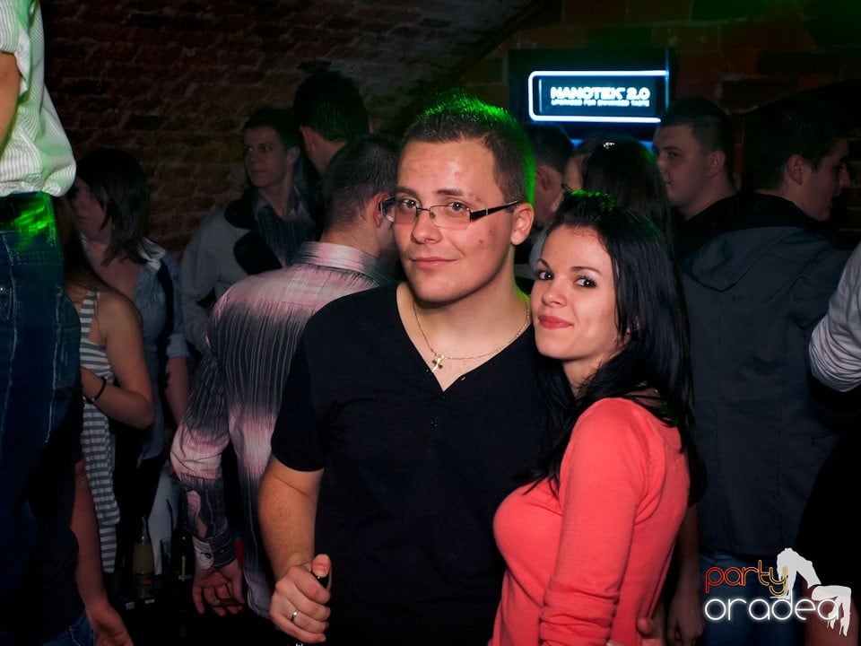 Miercuri seara în Club Escape, 