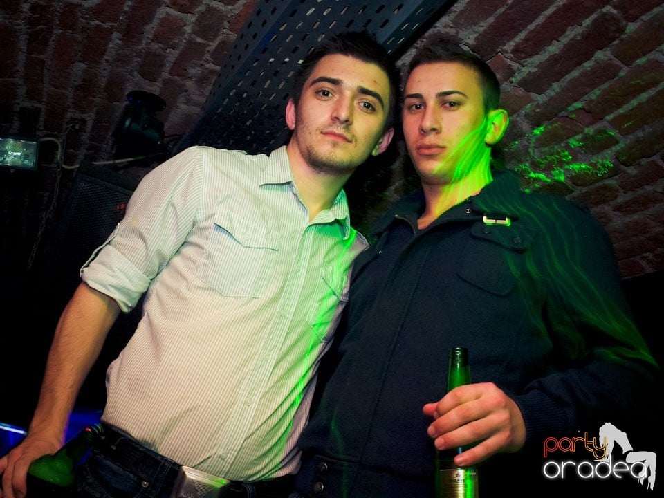 Miercuri seara în Club Escape, 