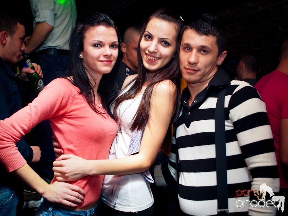 Miercuri seara în Club Escape, 