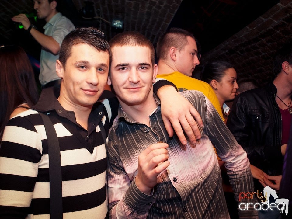 Miercuri seara în Club Escape, 