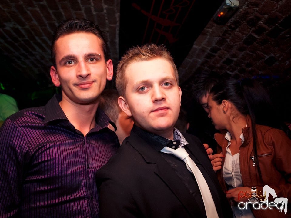 Miercuri seara în Club Escape, 