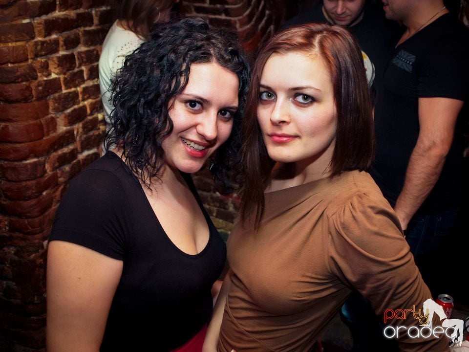 Miercuri seara în Club Escape, 