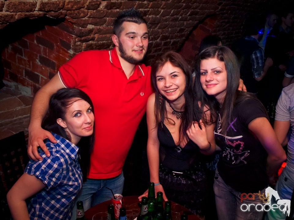 Miercuri seara în Club Escape, 