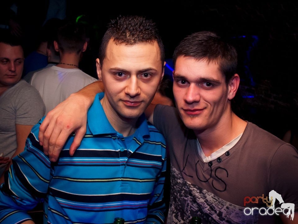 Miercuri seara în Club Escape, 