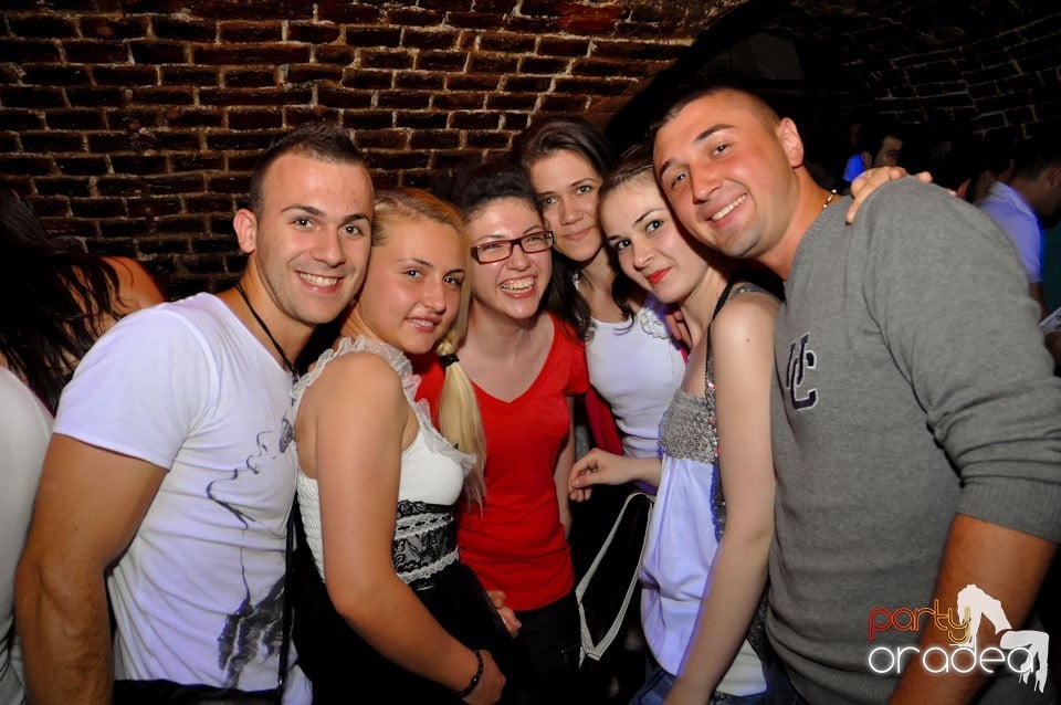 Miercuri seara în Club Escape, 