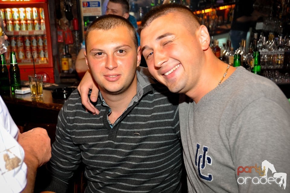 Miercuri seara în Club Escape, 