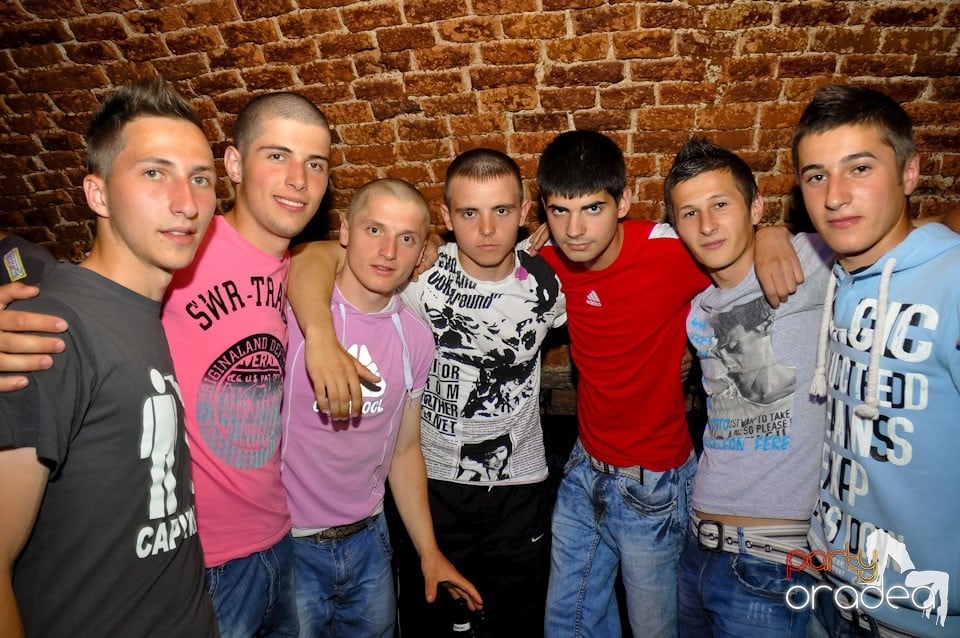 Miercuri seara în Club Escape, 