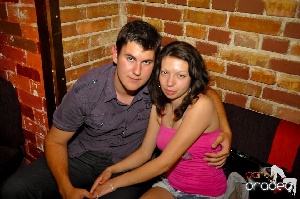 Miercuri seara în Club Escape, 