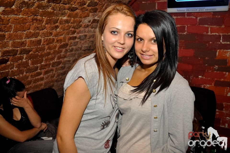 Miercuri seara în Club Escape, 