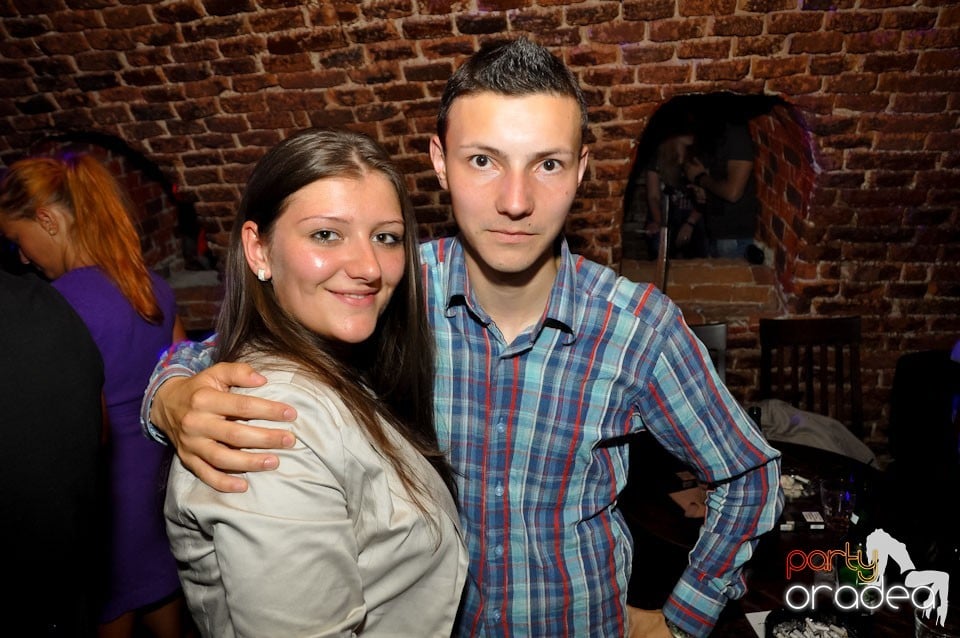 Miercuri seara în Club Escape, 